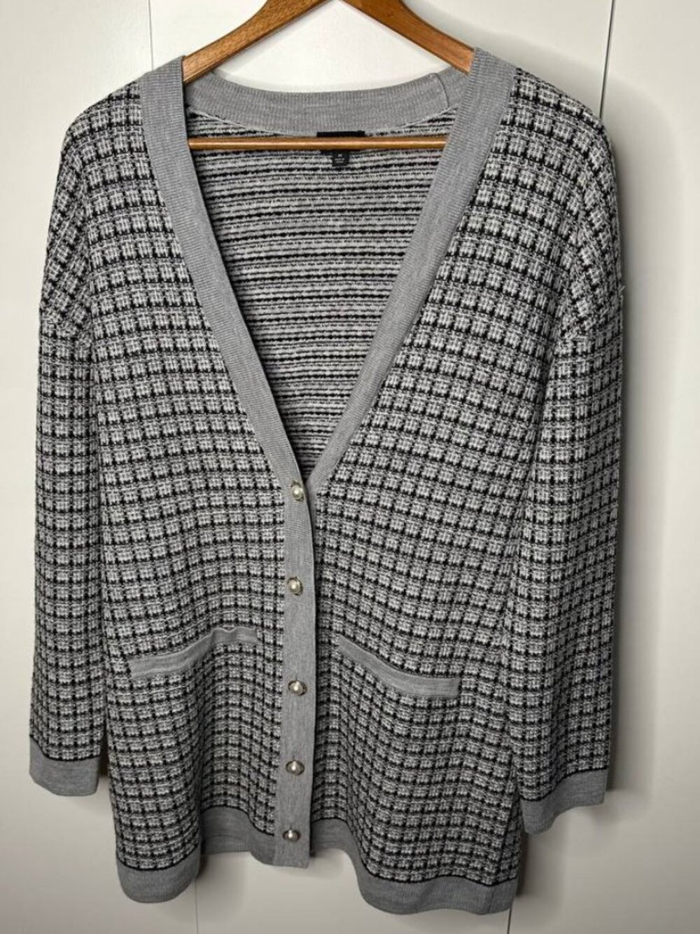 Talbots Women Longline Cardigan Black Gray 100% Merino Wool Pearl Button Size M